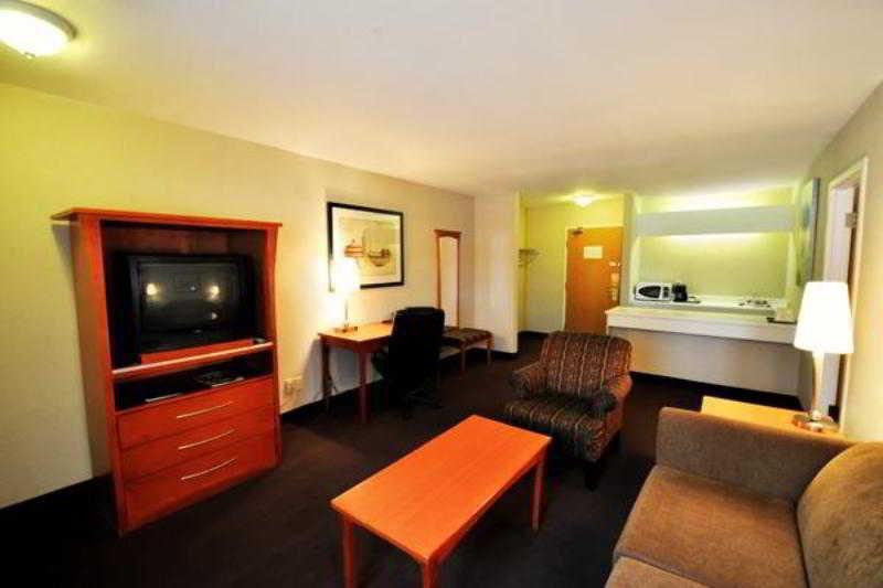 Quality Inn & Suites Саскатун Номер фото