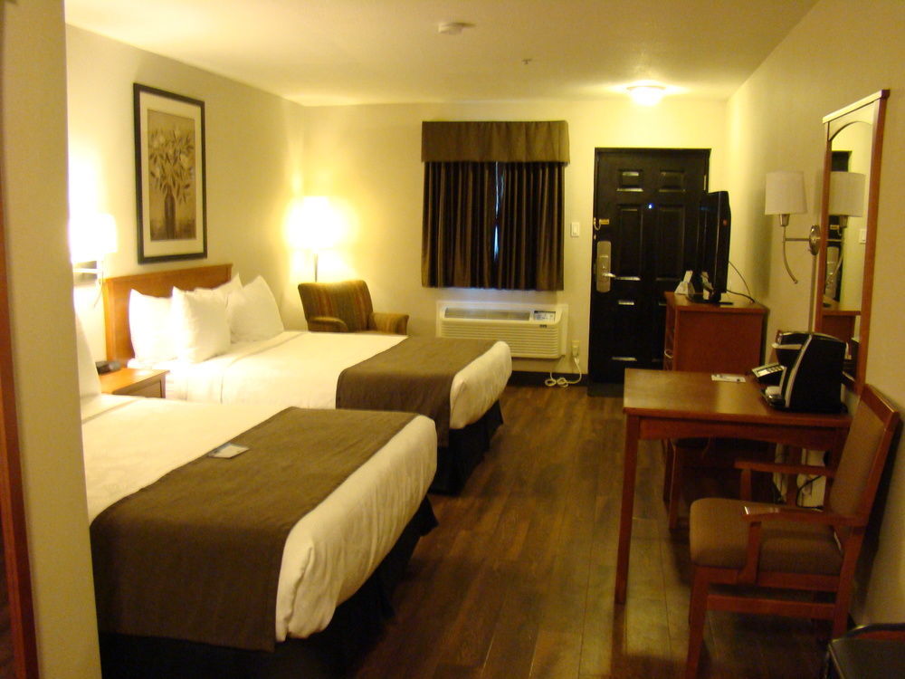 Quality Inn & Suites Саскатун Экстерьер фото