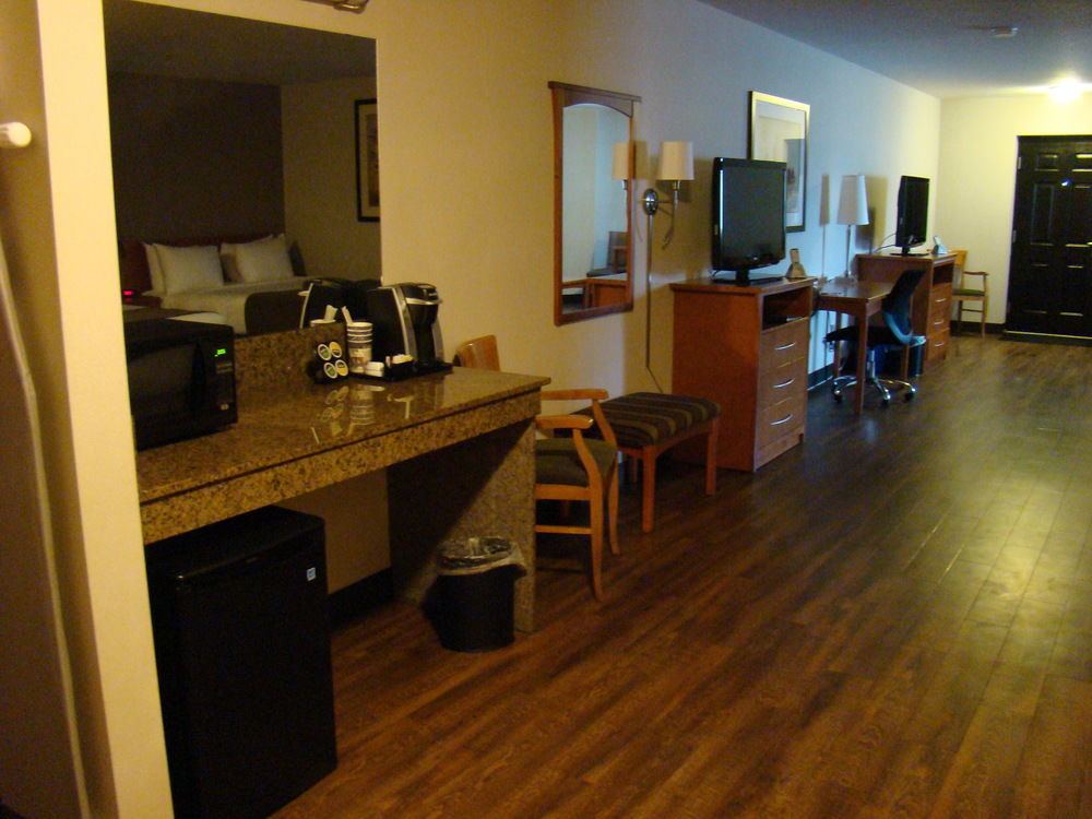 Quality Inn & Suites Саскатун Экстерьер фото