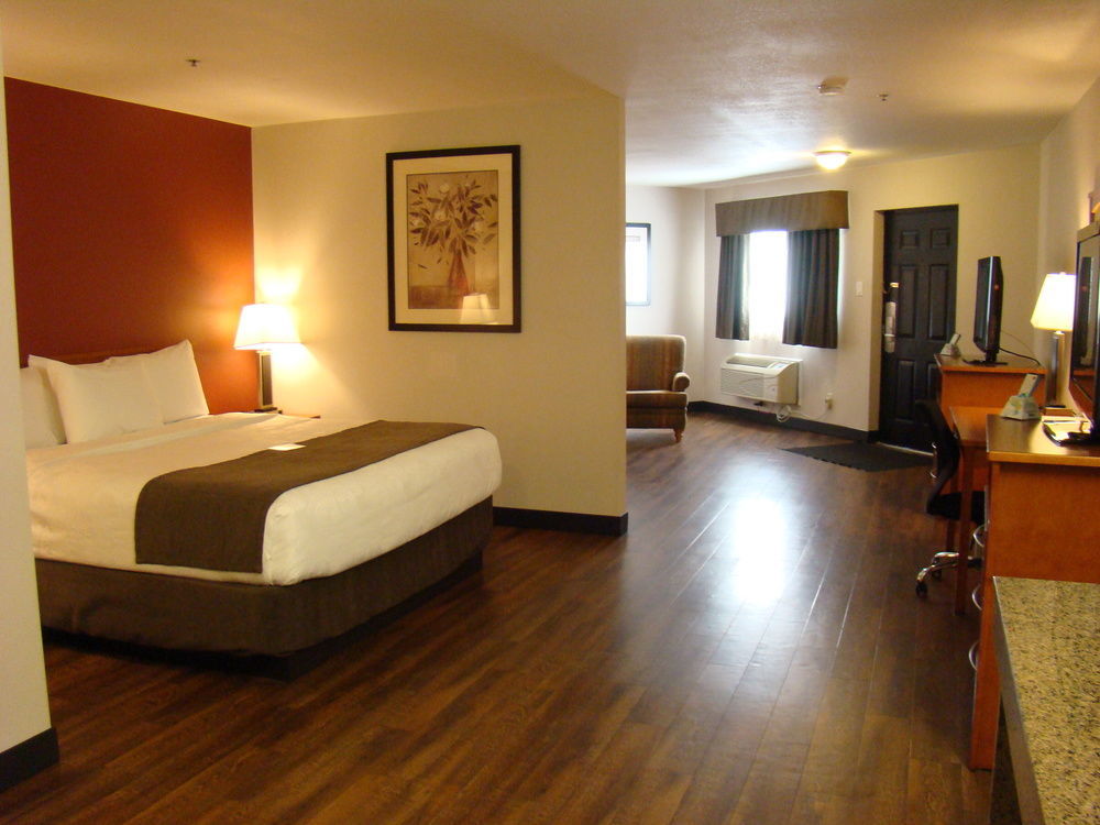 Quality Inn & Suites Саскатун Экстерьер фото